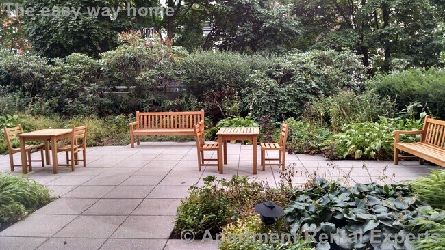 Building Photo - 931 Massachusetts Ave