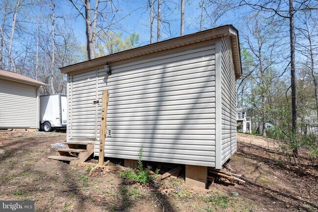 Building Photo - 205 Monument Rd