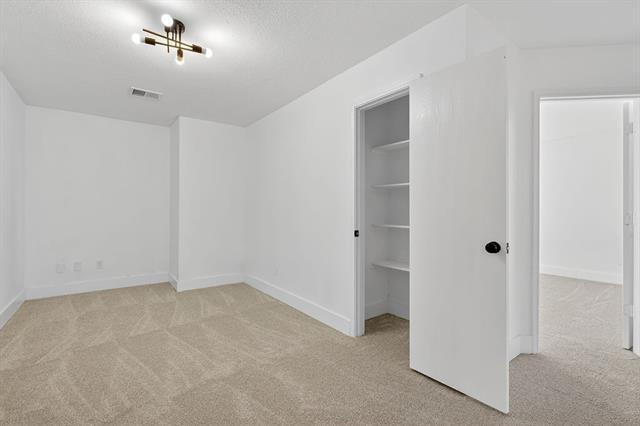 Building Photo - 4241 Meadowknoll Dr