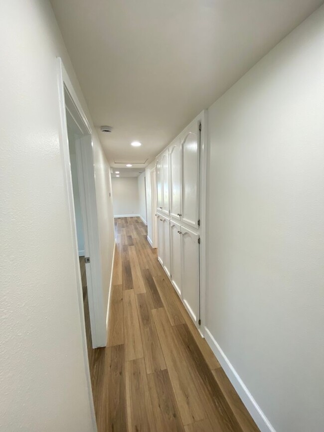 Building Photo - Completely Remodeled 3 Bedroom Cypress Hou...