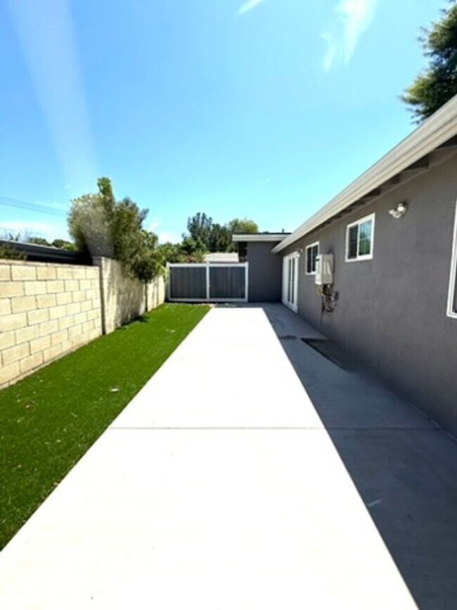 Building Photo - 17114 Ceredo Pl