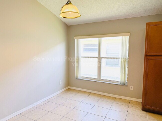 Building Photo - 2506 Oneida Loop