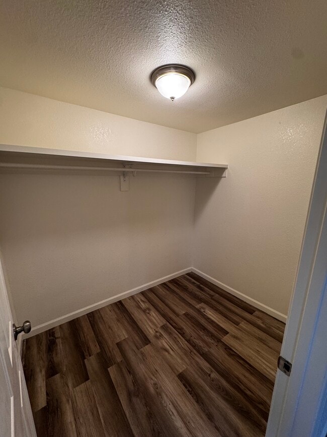 Building Photo - 127 Lincoln Ave