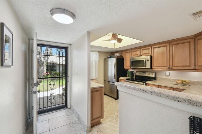 Building Photo - 8130 Braddock Cir