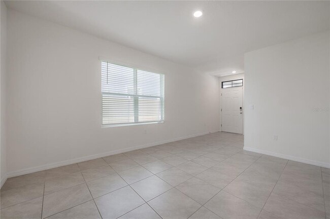 Building Photo - 17042 Oval Rum Dr