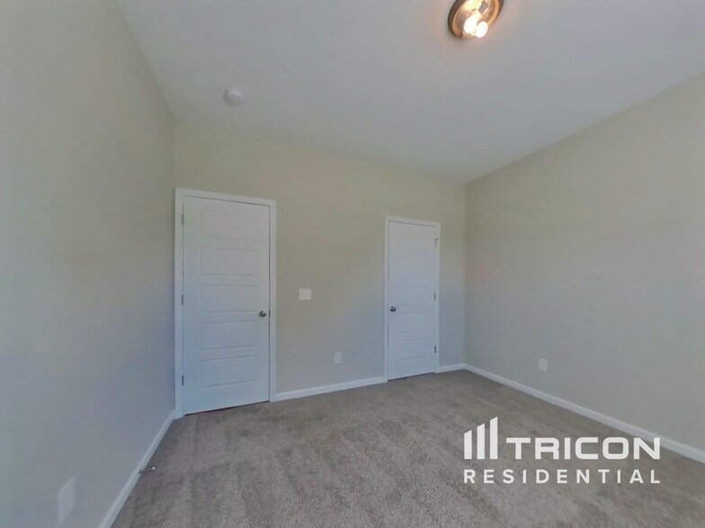 Building Photo - 746 W Coker Way