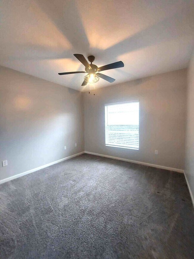 Building Photo - Gorgeous two-bedroom Condo