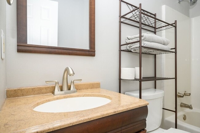 Building Photo - 1221 Charleston Cir