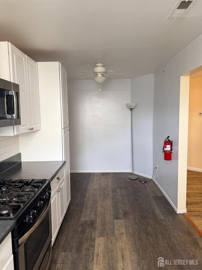 Building Photo - 343 Ventnor Ct