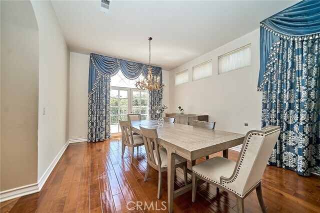 Building Photo - 1089 Village Dr