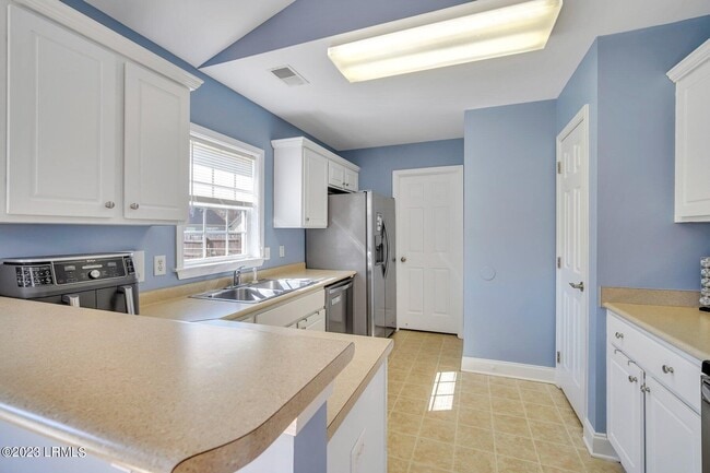 Building Photo - 96 Wintergreen Dr