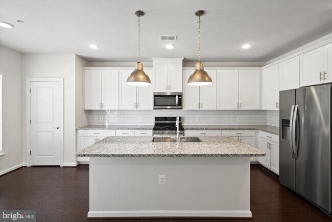 Building Photo - 13026 Martz St