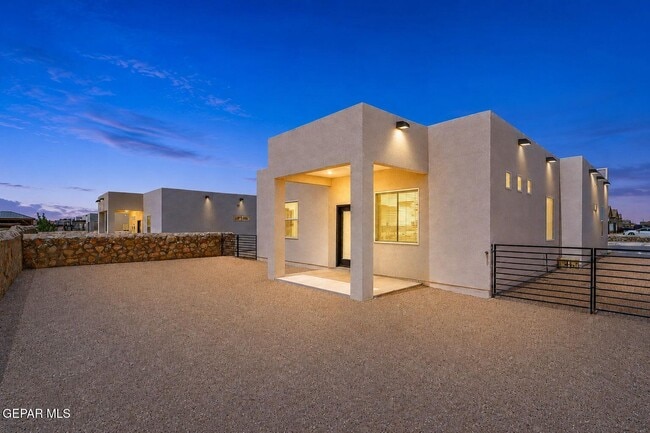 Building Photo - 13868 Paseo de Loma Ct