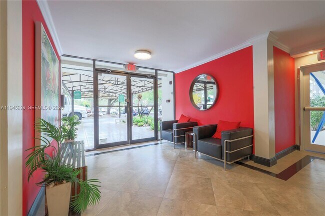 Building Photo - 2661 S Course Dr