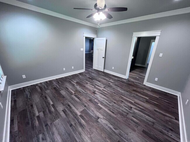 Building Photo - 206 Bridgewood Dr