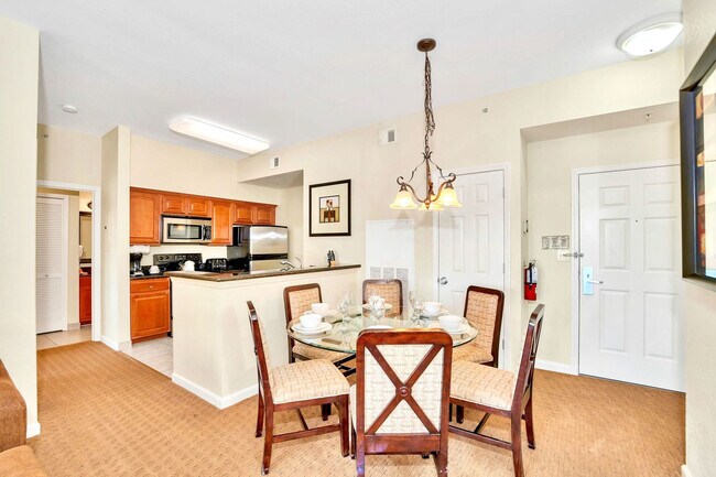 Building Photo - 8113 Resort Village Dr