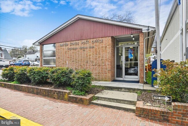 Building Photo - 3802 Koval Ln