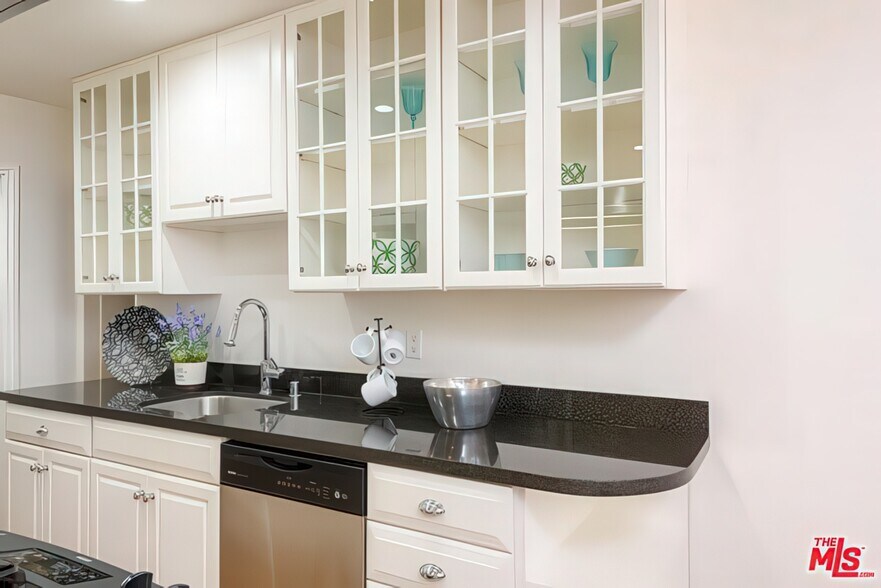 Building Photo - 922 16th St