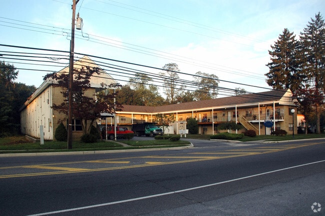 Primary Photo - Trenton Road Apartments