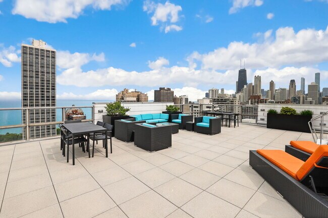 Building Photo - 1555 N Dearborn Pkwy