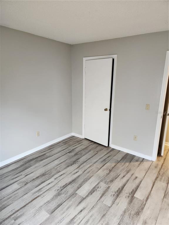 Building Photo - 906 Robinhood Ct