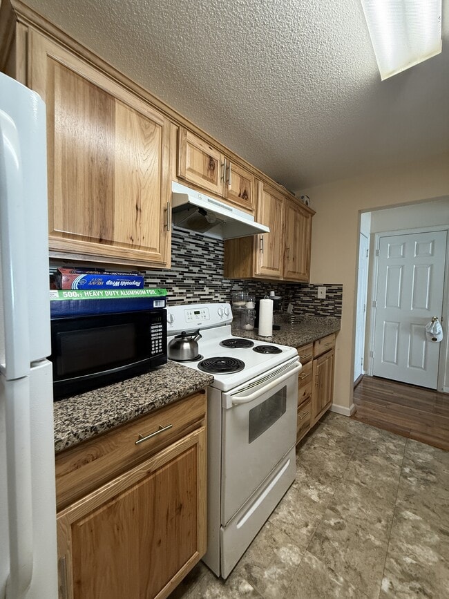 Building Photo - 1231 Ladys Island Dr