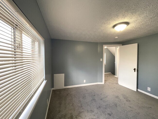 Building Photo - 1283 Linwood Ave