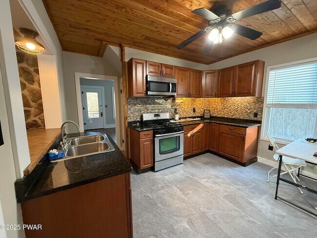 Building Photo - 341 Broad St