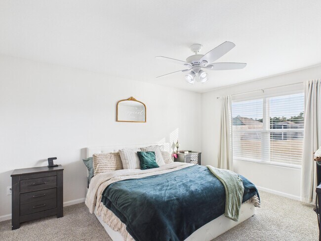 Building Photo - 8775 Clearbrook Dr