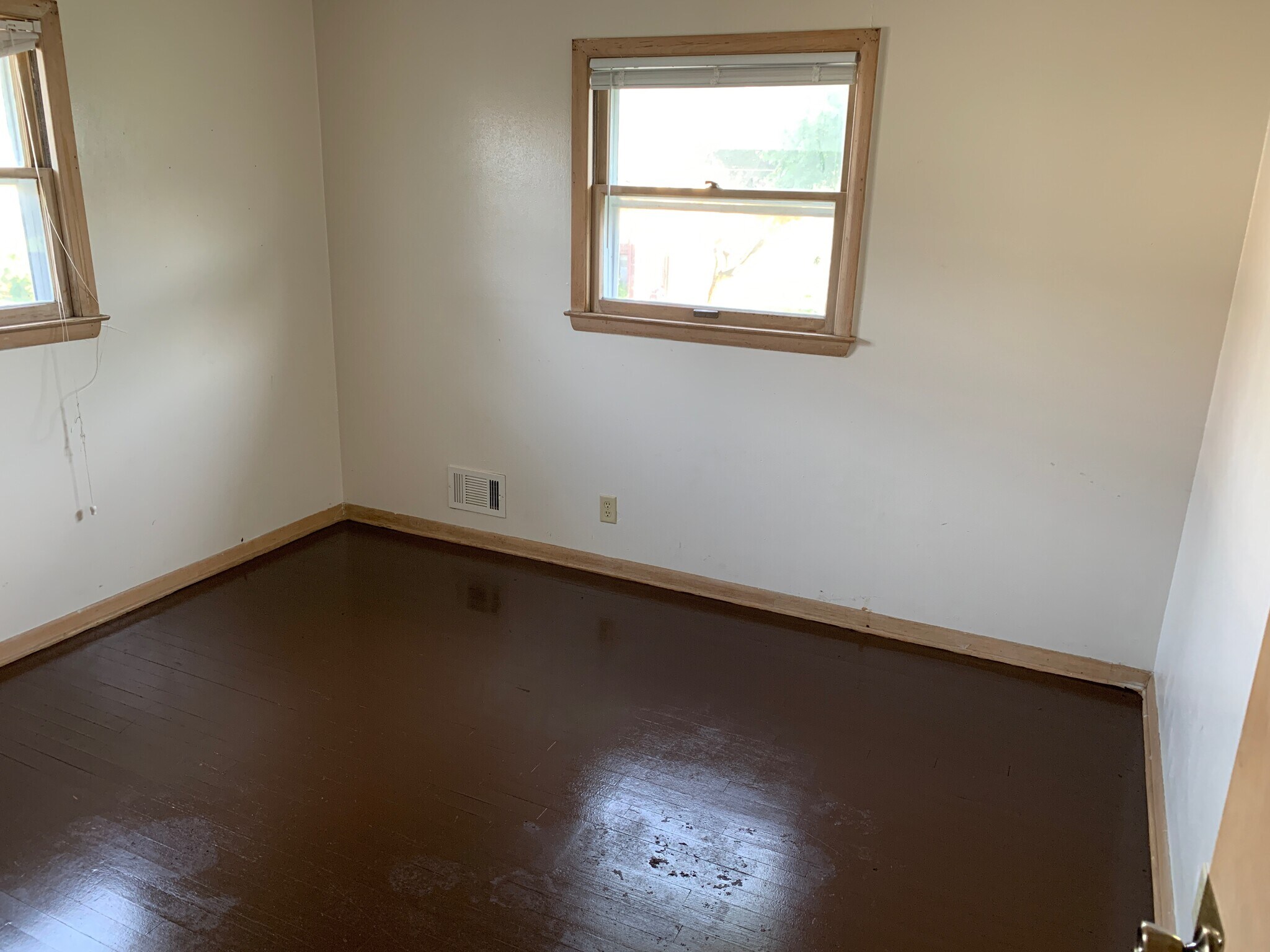 Building Photo - 9015 W Bender Ave