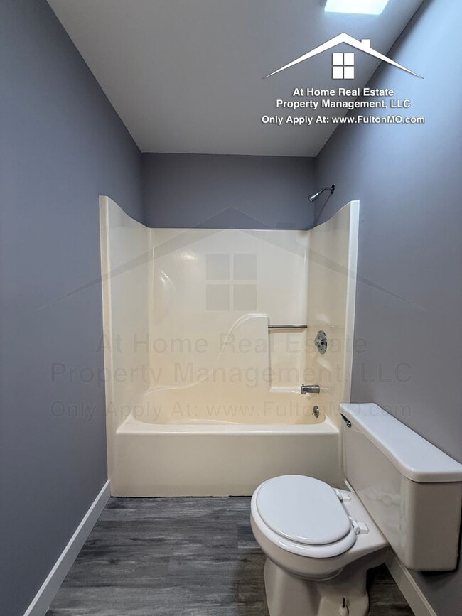 Building Photo - 2703 Mayflower Dr