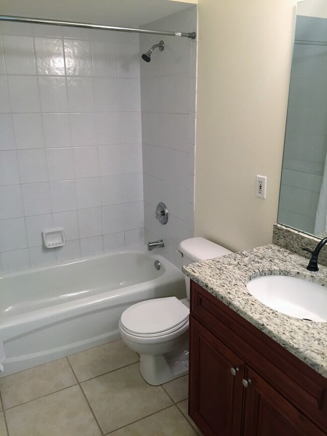 Building Photo - SE Cape Coral Duplex Unit