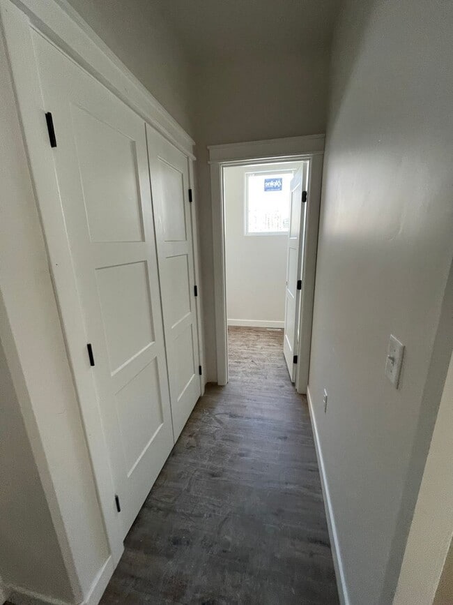 Building Photo - 7442 N Paw St