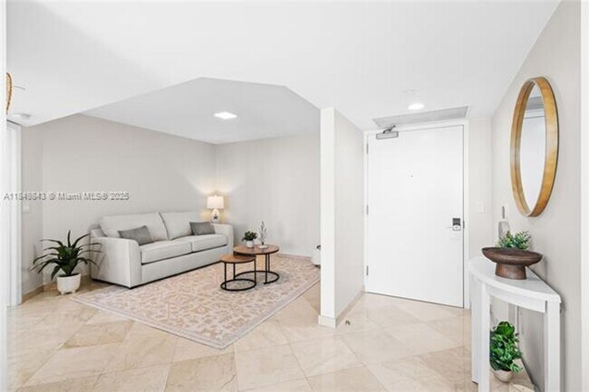 Building Photo - 16500 Collins Ave