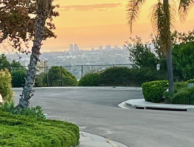 Cul de sac and downtown - 6165 Del Paso Ave