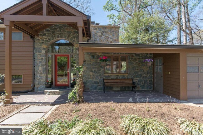 Building Photo - 3253 Juniper Ln