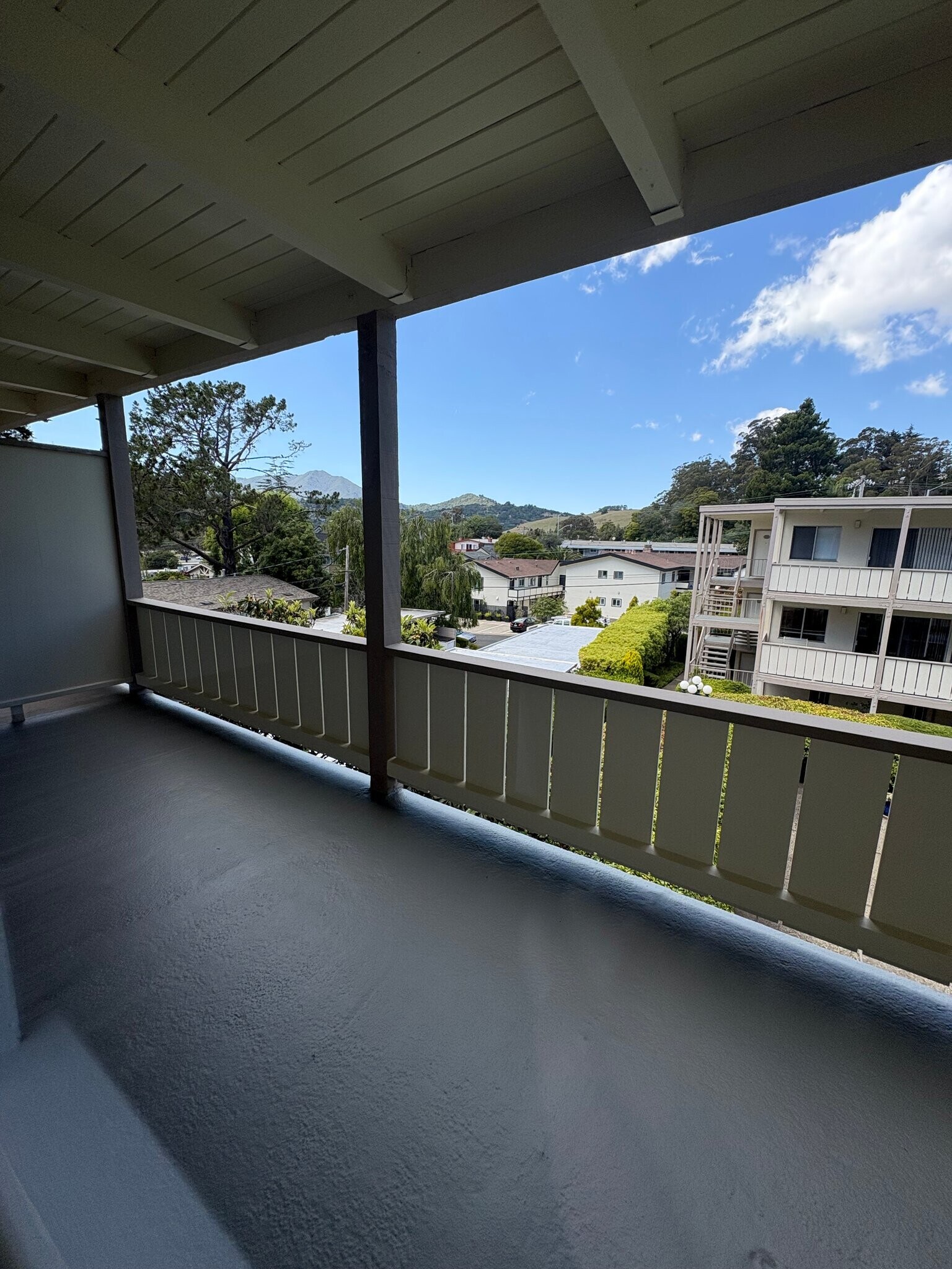Building Photo - 16 S Knoll Rd