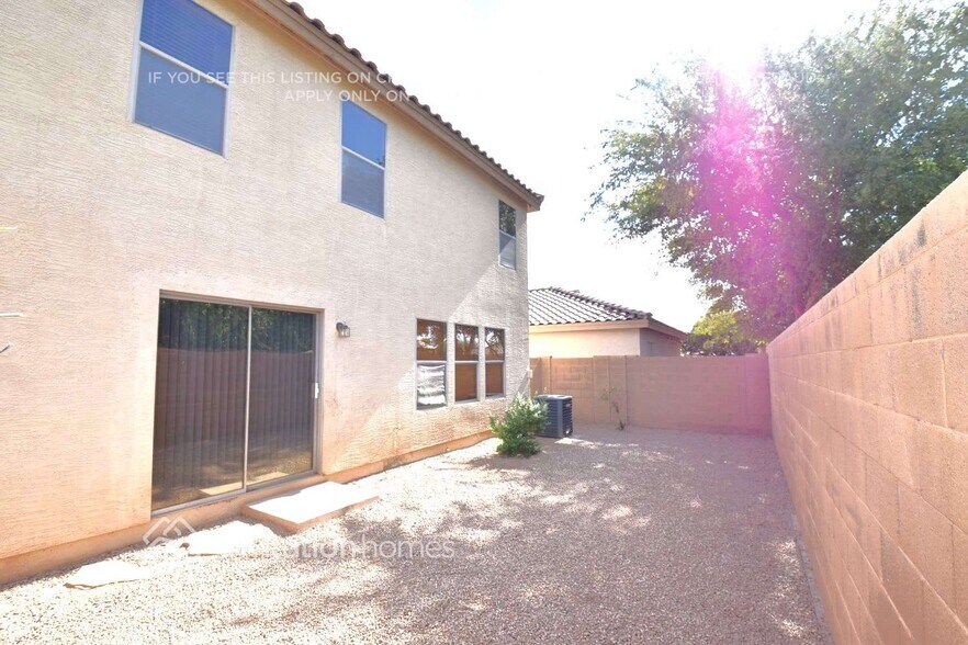 Building Photo - 2266 E Spruce Dr