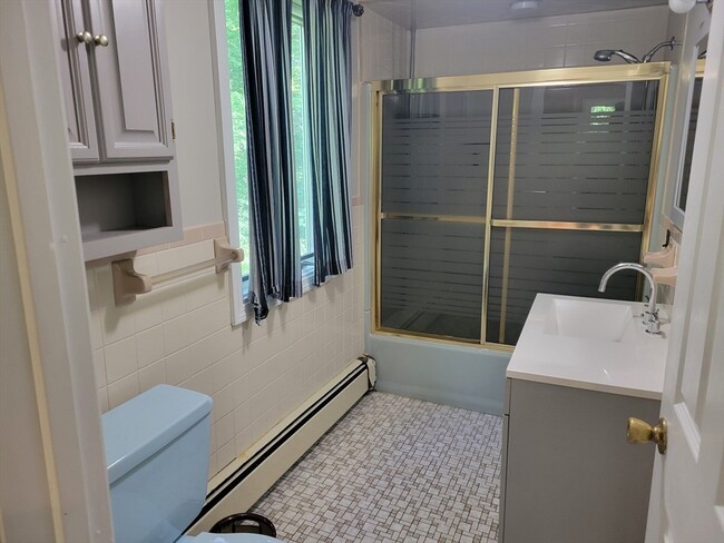 Building Photo - 37 Golden Hills Rd