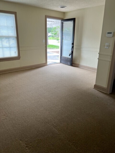 Building Photo - Berry Hill Commercial Property