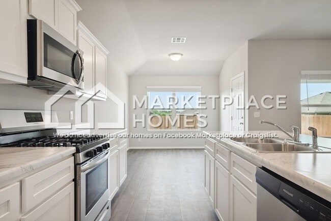 Building Photo - 14910 E 39th St S