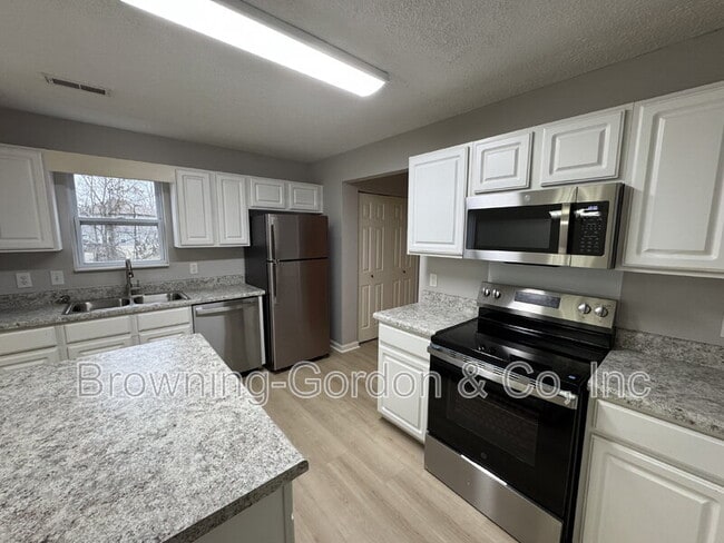 Building Photo - 2757 Welshcrest Dr