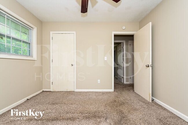 Building Photo - 1407 Colony East Circle