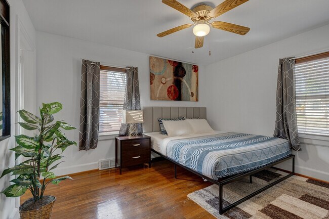 Building Photo - 814 N Buchanan Blvd