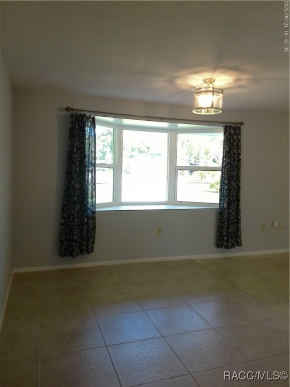 Building Photo - 1080 N Hollywood Cir