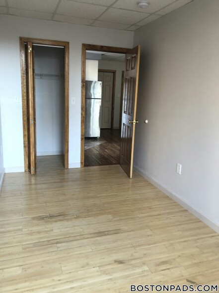 Building Photo - 72 Kneeland St