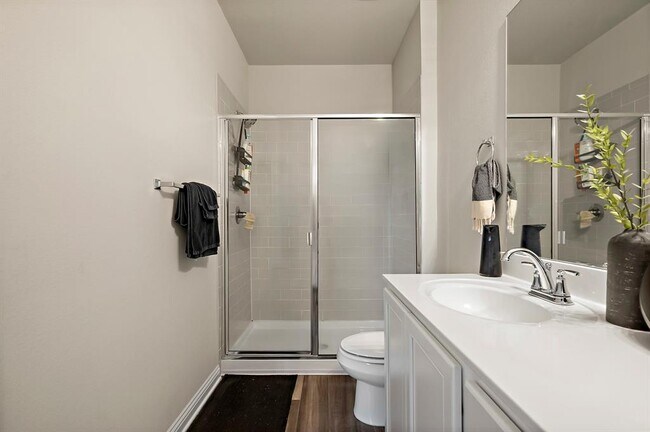 Building Photo - 8013 Lennon Dr