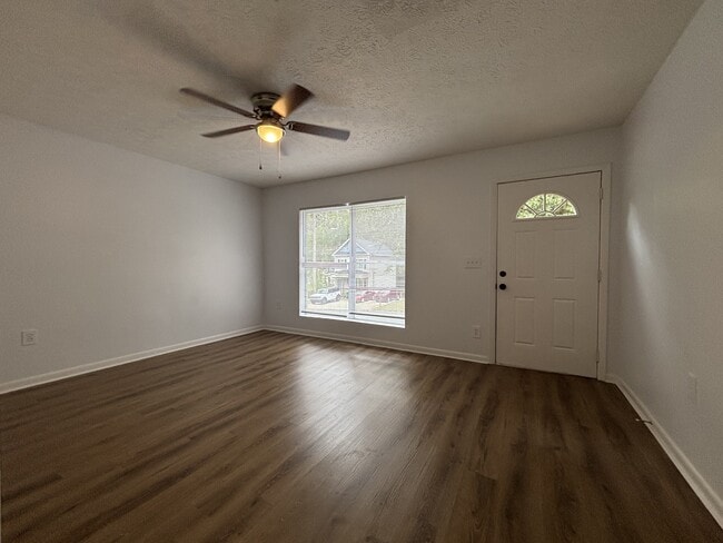 Building Photo - 345 Washington Dr