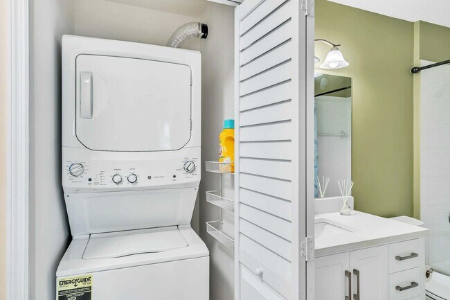 Building Photo - 827 Oak Harbour Dr