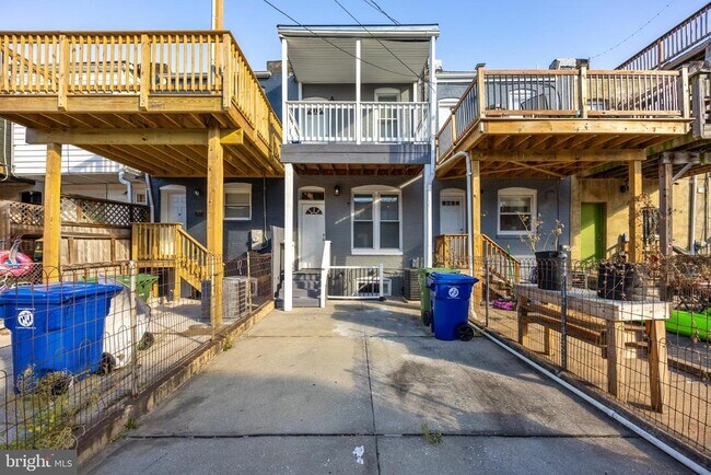 Building Photo - 10 N Ellwood Ave